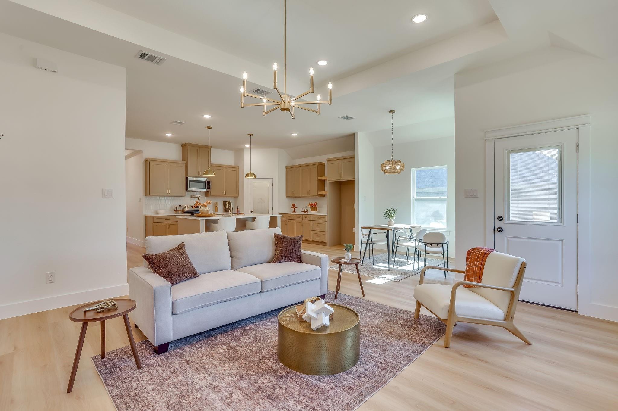 Humbert Residence — open-concept kitchen and dining